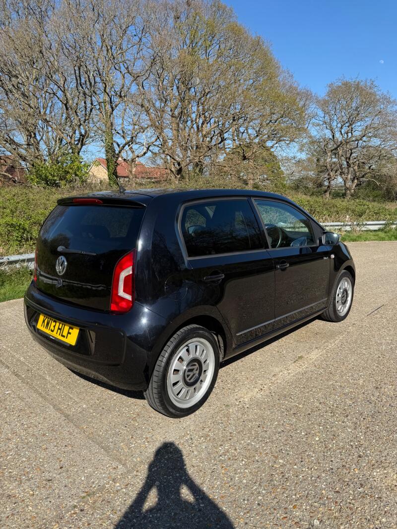 VOLKSWAGEN UP