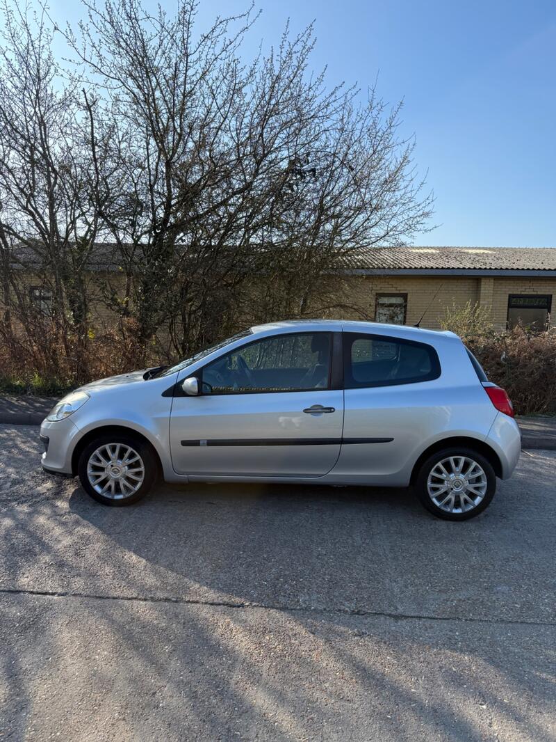 RENAULT CLIO