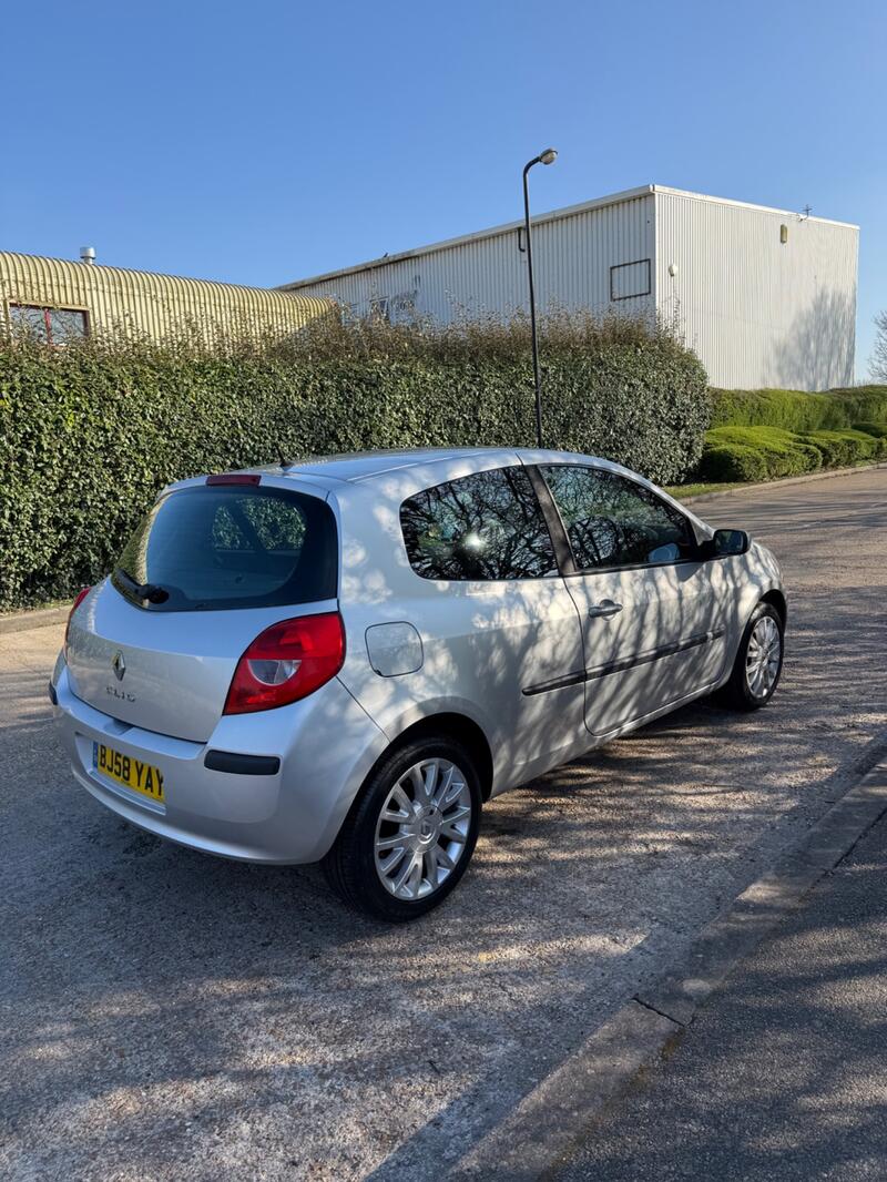 RENAULT CLIO