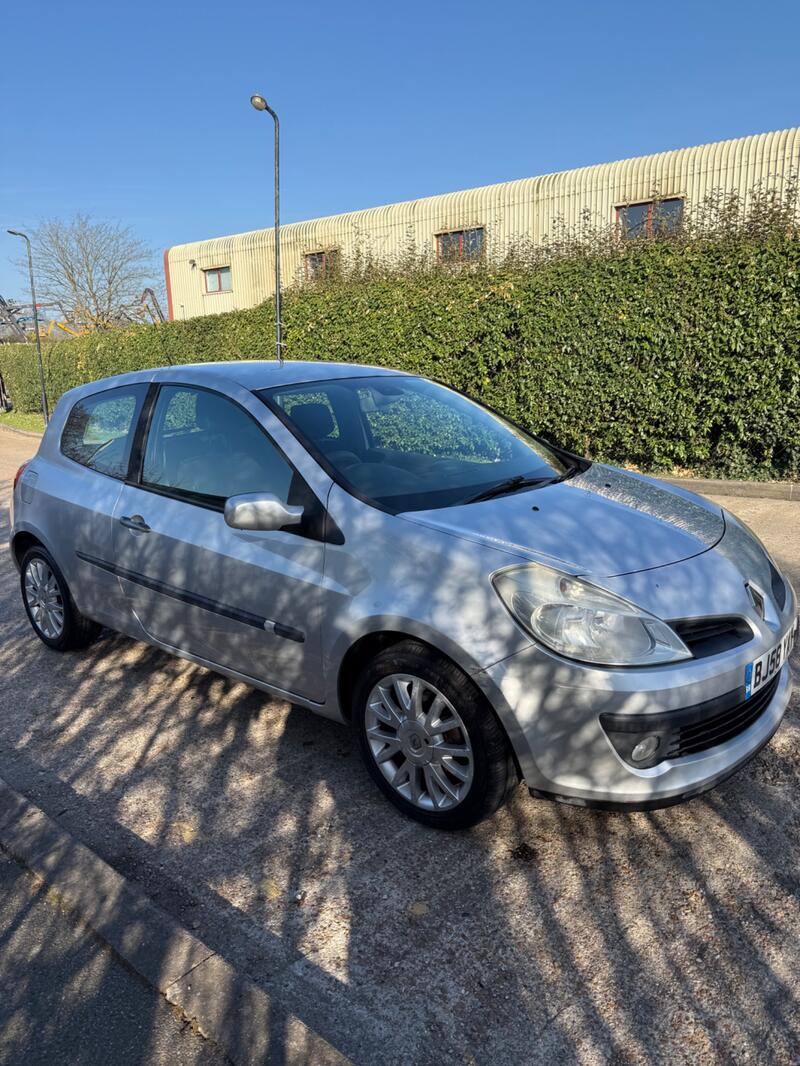 RENAULT CLIO