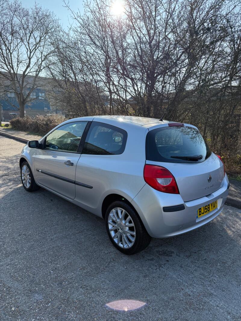 RENAULT CLIO