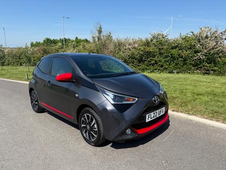 TOYOTA AYGO 1.0 VVT-i x-trend