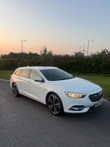 VAUXHALL INSIGNIA 2.0 Turbo D BlueInjection SRi Nav