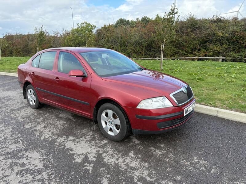 SKODA OCTAVIA 1.6 FSI Ambiente